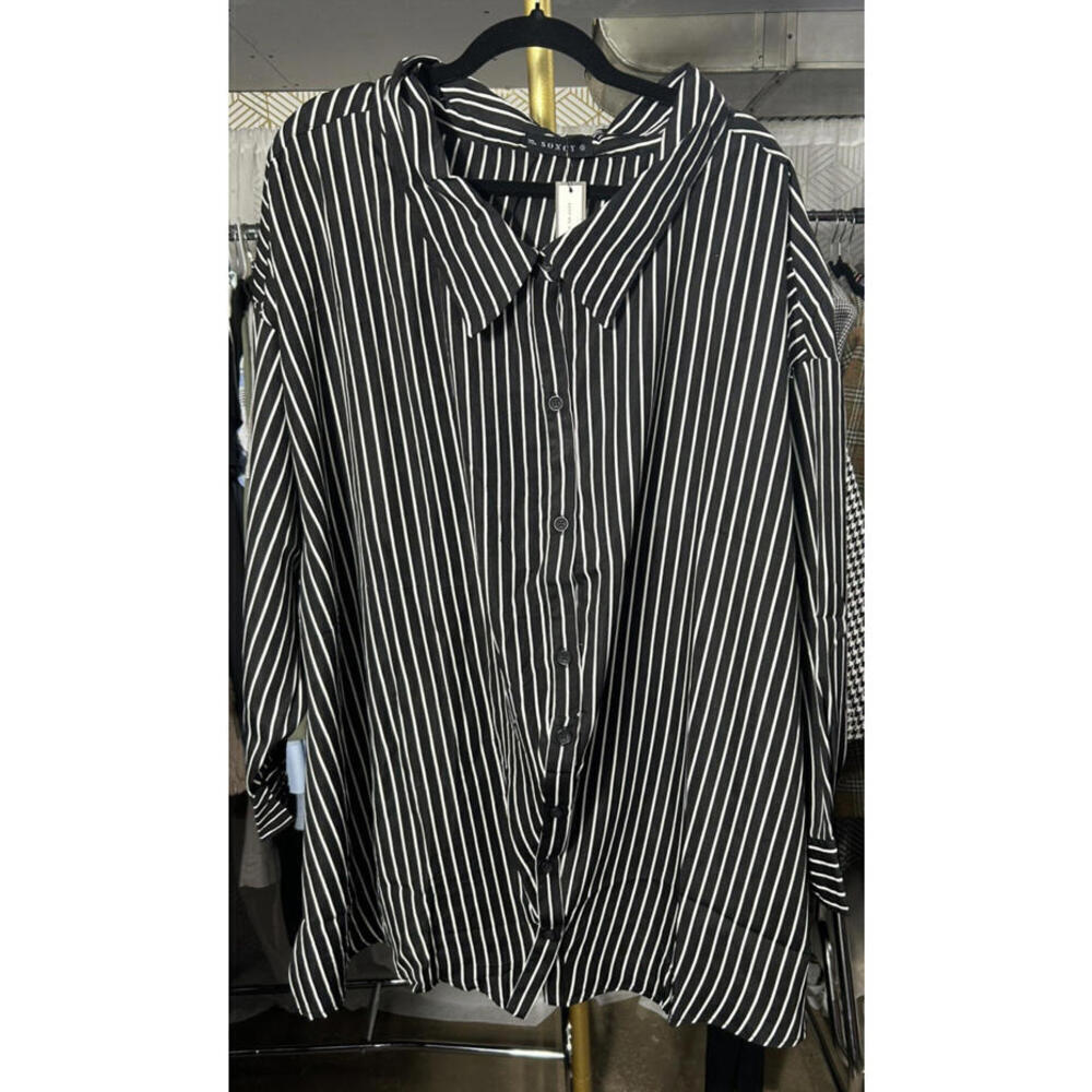 NWT SONCY plus size Black and White Stripe Button Down Soncy Size 4 (sz26)